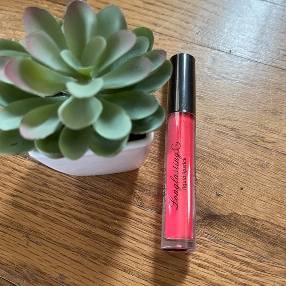 Lip matte - Picture 2 of 4